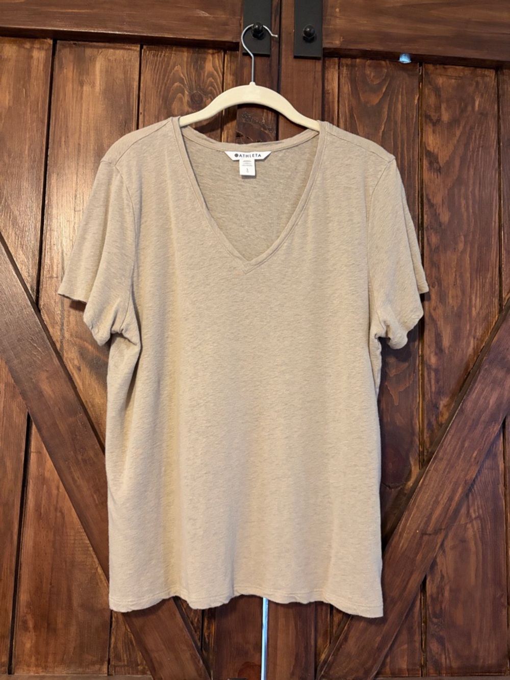 Athleta Getaway Linen blend V-Neck Tee